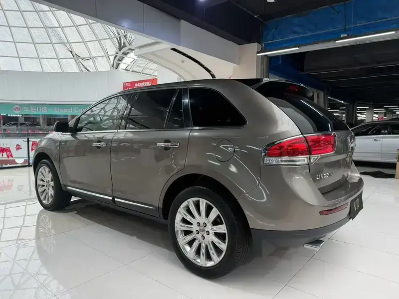 2015 Lincoln MKX с пробегом 100 000 км