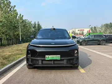 2024 Li Auto (Lixiang) L8 с пробегом 28 000 км