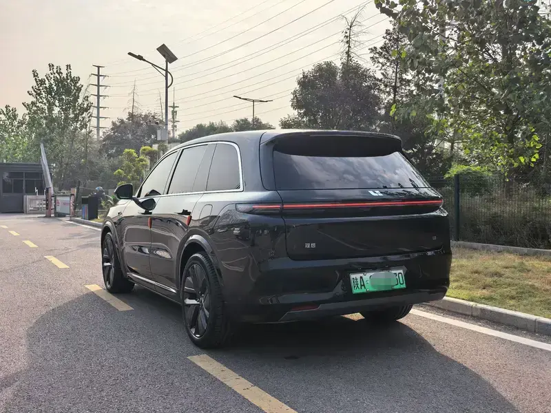 2024 Li Auto (Lixiang) L8 с пробегом 28 000 км