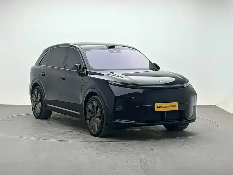 2026 Li Auto (Lixiang) L8 с пробегом 1 100 км