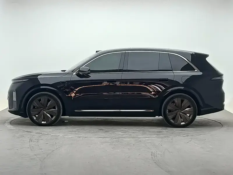 2026 Li Auto (Lixiang) L8 с пробегом 1 100 км