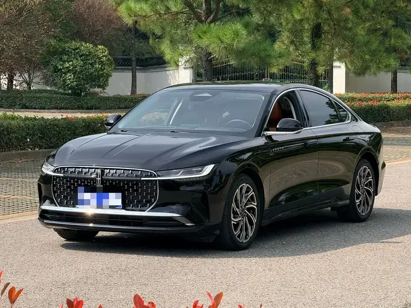 2025 Lincoln Z с пробегом 17 000 км
