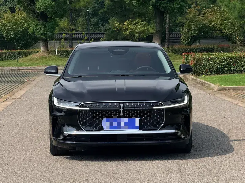 2025 Lincoln Z с пробегом 17 000 км