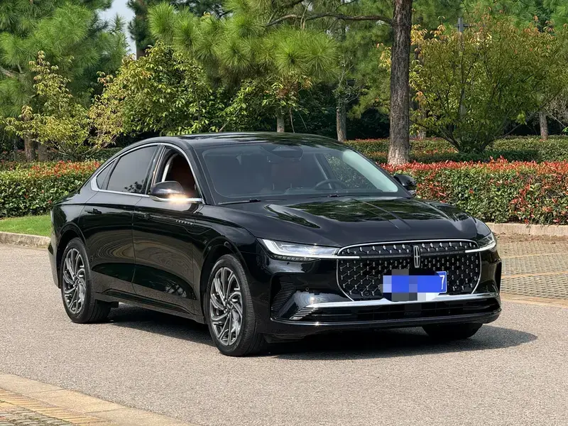 2025 Lincoln Z с пробегом 17 000 км