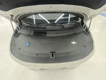 2025 Li Auto (Lixiang) i8 с пробегом 13 000 км