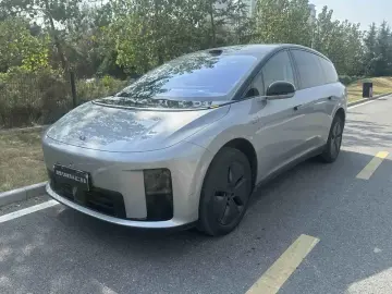Li Auto (Lixiang) i8