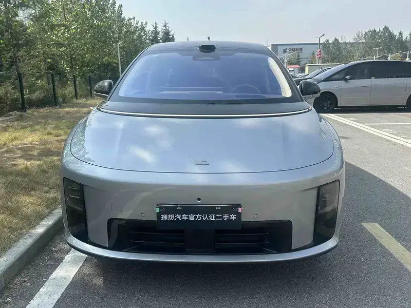 2025 Li Auto (Lixiang) i8 с пробегом 19 500 км