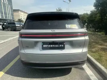 2025 Li Auto (Lixiang) i8 с пробегом 19 500 км