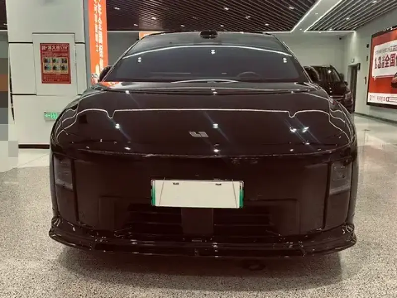 2026 Li Auto (Lixiang) i8 с пробегом 12 000 км
