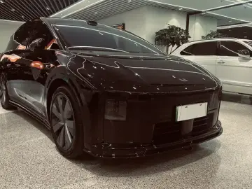 2026 Li Auto (Lixiang) i8 с пробегом 12 000 км