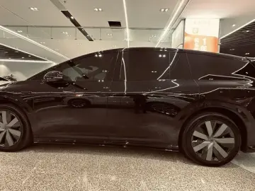 2026 Li Auto (Lixiang) i8 с пробегом 12 000 км