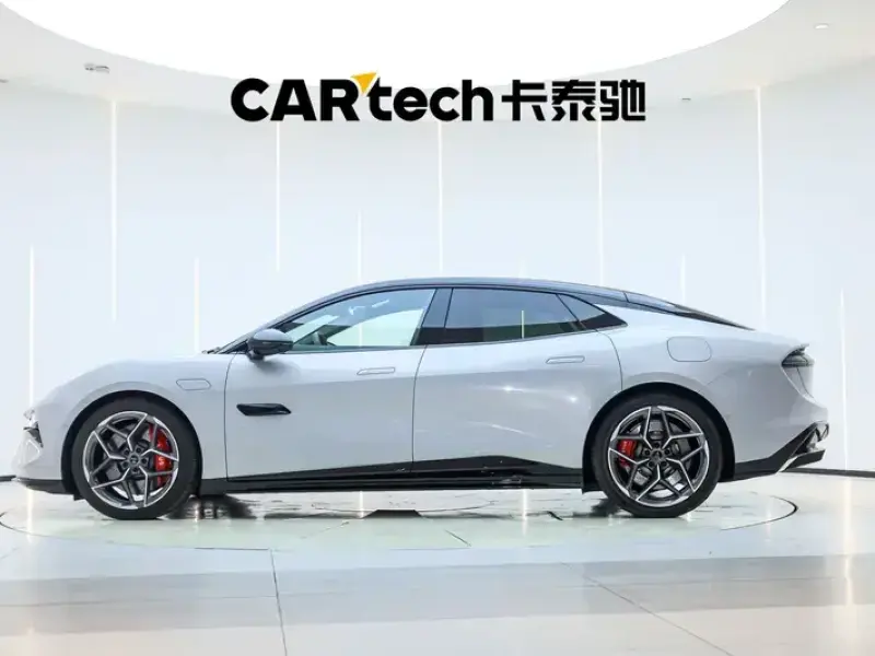 2025 Lotus Emeya с пробегом 38 800 км
