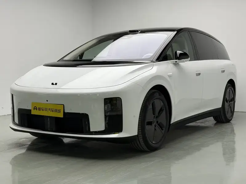 2026 Li Auto (Lixiang) i8 с пробегом 300 км