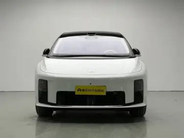 2026 Li Auto (Lixiang) i8 с пробегом 300 км