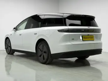 2026 Li Auto (Lixiang) i8 с пробегом 300 км