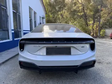2026 Lotus Emeya с пробегом 8 000 км
