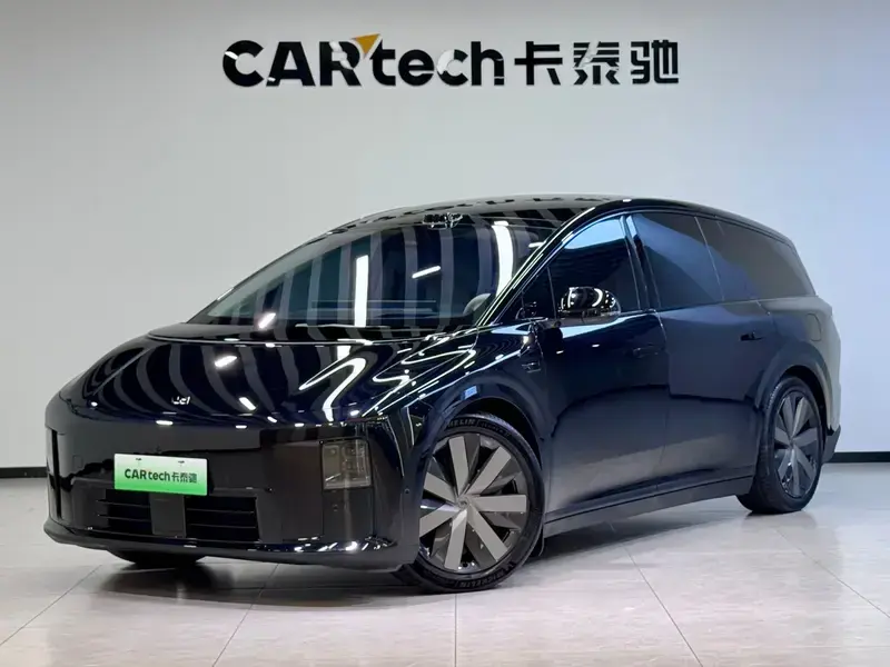 2025 Li Auto (Lixiang) i8 с пробегом 23 000 км