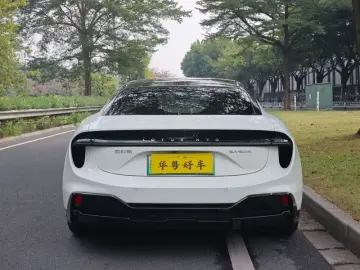 2024 Lotus Emeya с пробегом 17 000 км