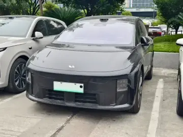 Li Auto (Lixiang) i8