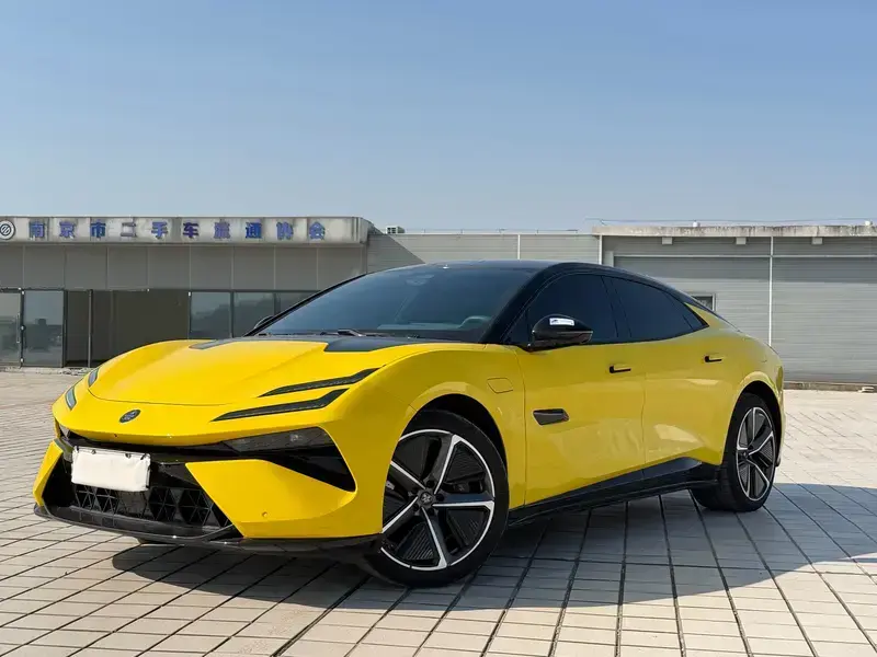 2024 Lotus Emeya с пробегом 32 000 км