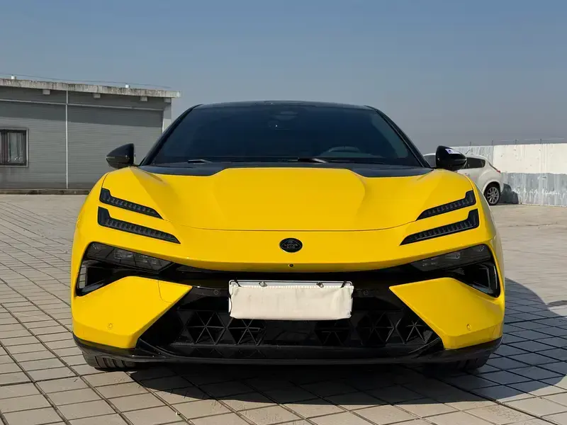 2024 Lotus Emeya с пробегом 32 000 км