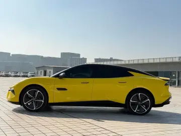 2024 Lotus Emeya с пробегом 32 000 км