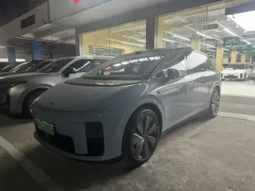 Li Auto (Lixiang) i8