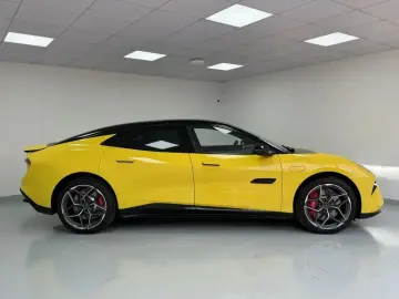 2026 Lotus Emeya с пробегом 1 000 км