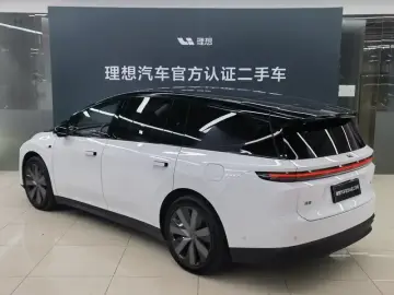 2025 Li Auto (Lixiang) i8 с пробегом 9 000 км