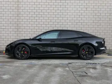 2024 Lotus Emeya с пробегом 45 400 км
