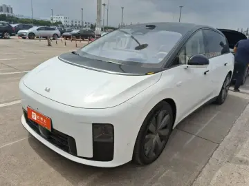 2025 Li Auto (Lixiang) i8 с пробегом 16 200 км