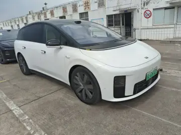 2025 Li Auto (Lixiang) i8 с пробегом 16 200 км