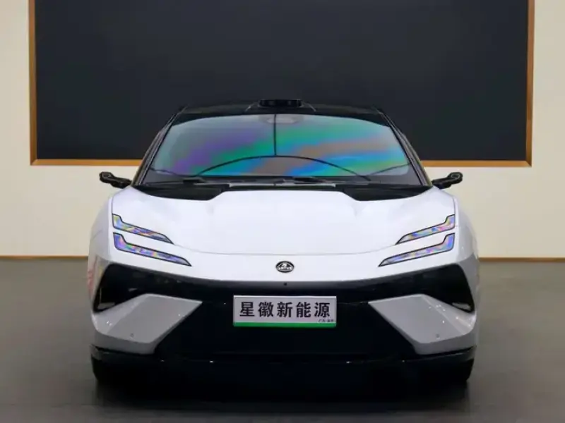 2025 Lotus Emeya с пробегом 35 000 км