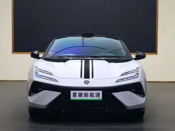 2025 Lotus Emeya с пробегом 23 000 км