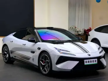 2025 Lotus Emeya с пробегом 23 000 км