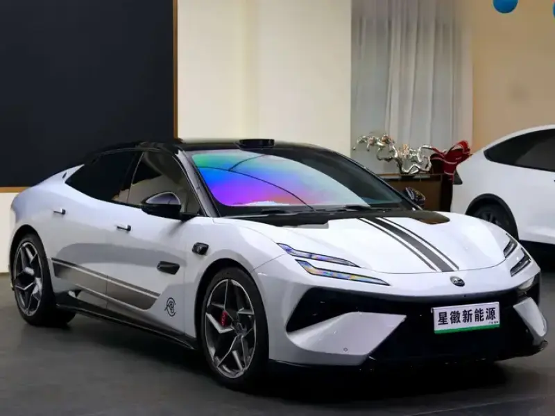 2025 Lotus Emeya с пробегом 23 000 км