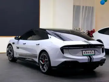 2025 Lotus Emeya с пробегом 23 000 км