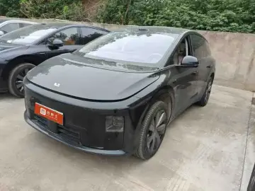 Li Auto (Lixiang) i8