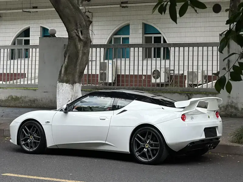 2011 Lotus Evora с пробегом 40 000 км