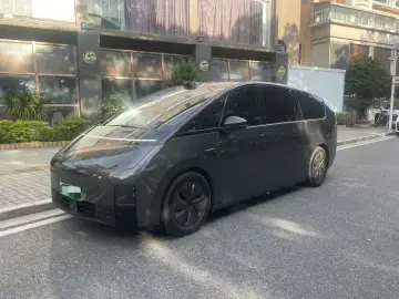 Li Auto (Lixiang) Mega