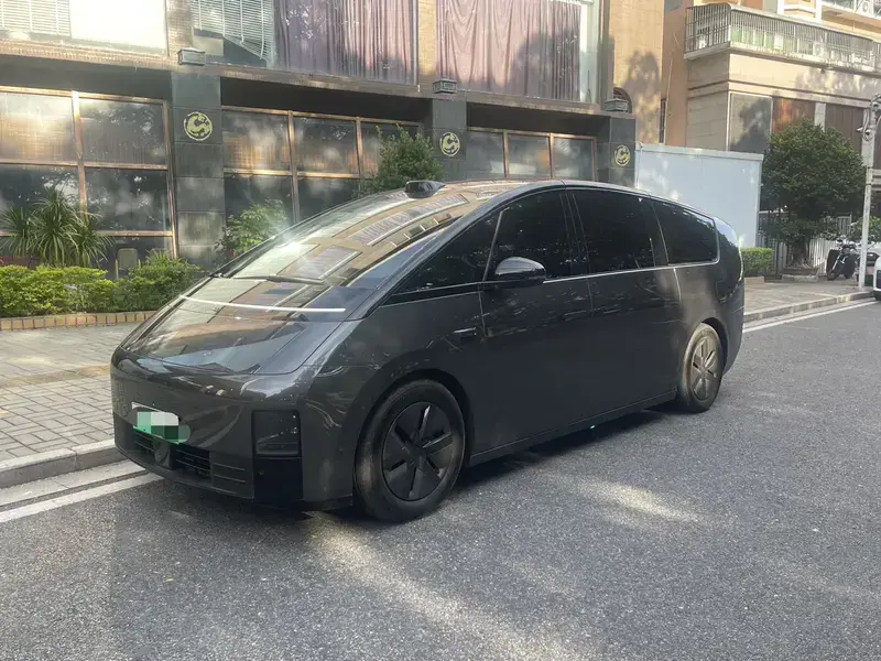 2024 Li Auto (Lixiang) Mega с пробегом 41 000 км