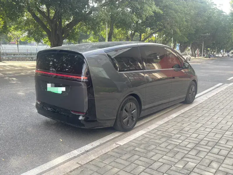 2024 Li Auto (Lixiang) Mega с пробегом 41 000 км