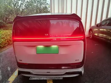 2024 Li Auto (Lixiang) Mega с пробегом 26 900 км