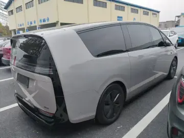 2024 Li Auto (Lixiang) Mega с пробегом 26 900 км