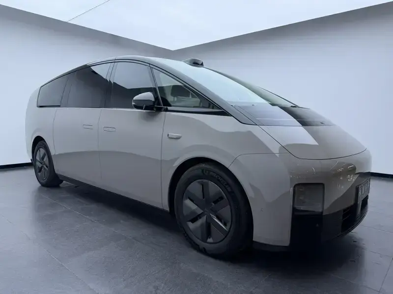 2024 Li Auto (Lixiang) Mega с пробегом 48 000 км