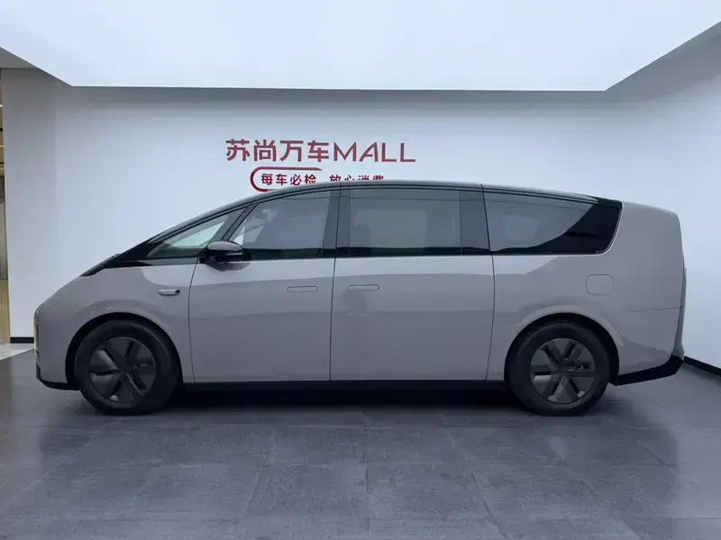 2024 Li Auto (Lixiang) Mega с пробегом 48 000 км