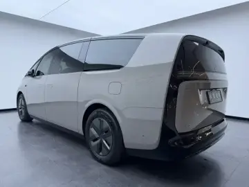 2024 Li Auto (Lixiang) Mega с пробегом 48 000 км