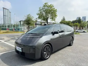 Li Auto (Lixiang) Mega