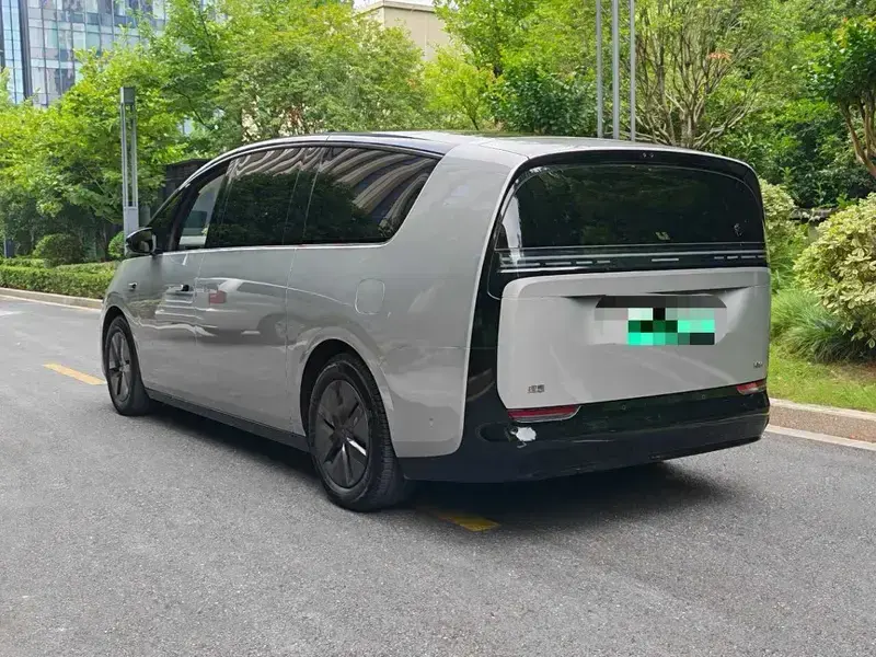 2025 Li Auto (Lixiang) Mega с пробегом 11 000 км