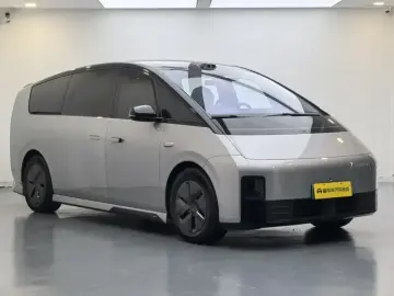 2025 Li Auto (Lixiang) Mega с пробегом 17 400 км